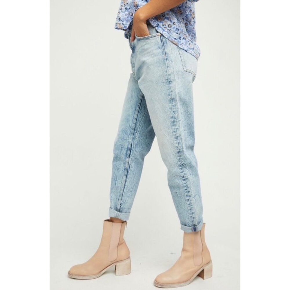 NWT Free People Ultra High Waist Washed Blue Denim Tapered Leg Mom Jeans - Picture 3 of 14